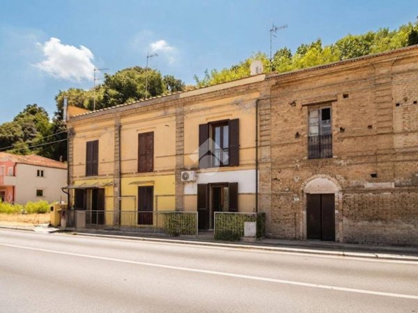 appartamento in vendita ad Ortona in zona Foro