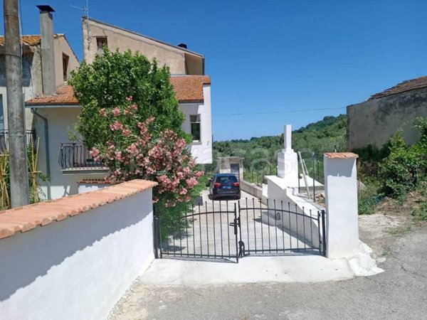 casa indipendente in vendita ad Ortona