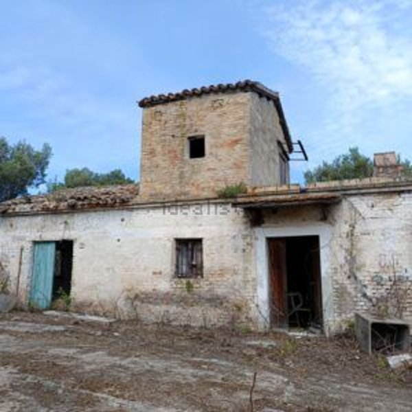 locale di sgombero in vendita ad Ortona in zona San Marco