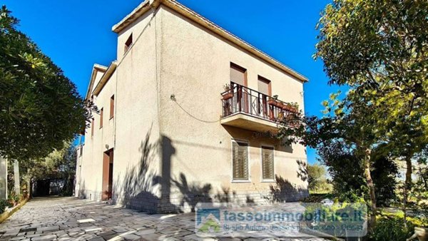 casa indipendente in vendita ad Ortona in zona Sant'Elena