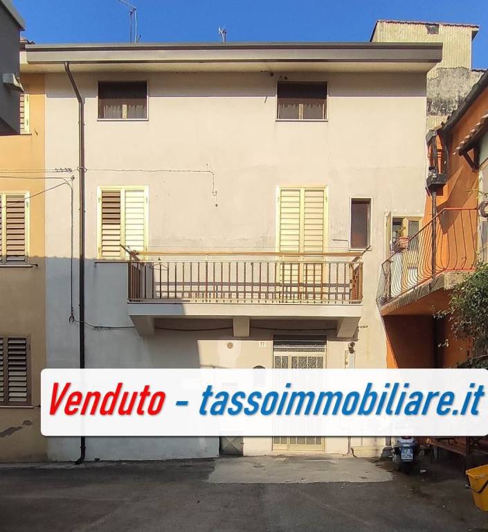 casa indipendente in vendita ad Ortona in zona Saraceni