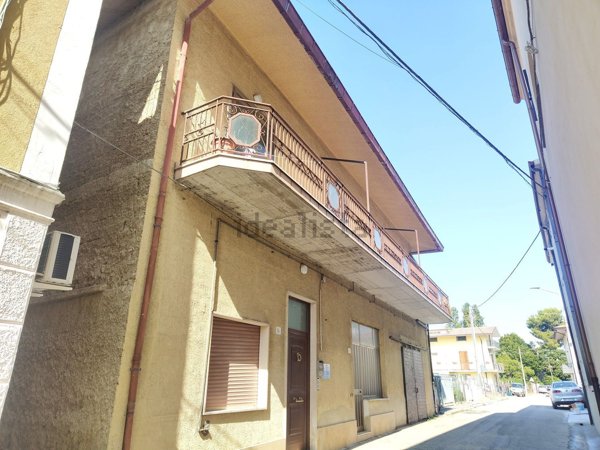 appartamento in vendita ad Ortona in zona Rogatti