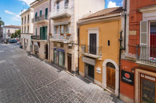 casa indipendente in vendita ad Ortona in zona Caldari