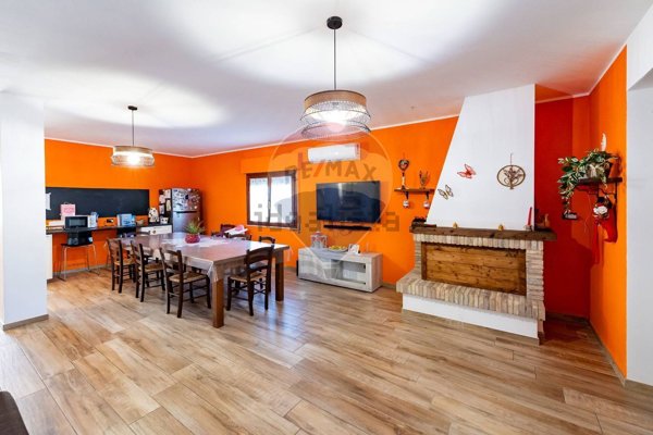 casa indipendente in vendita ad Ortona in zona Civitarese