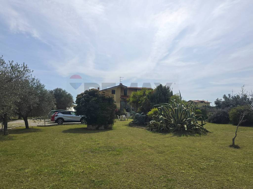 casa indipendente in vendita ad Ortona in zona Fontegrande
