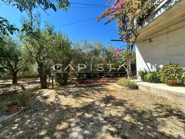 casa indipendente in vendita ad Ortona in zona Ciampino