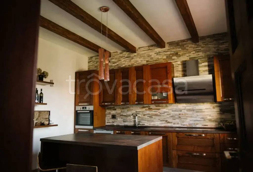 casa indipendente in vendita ad Ortona in zona Caldari