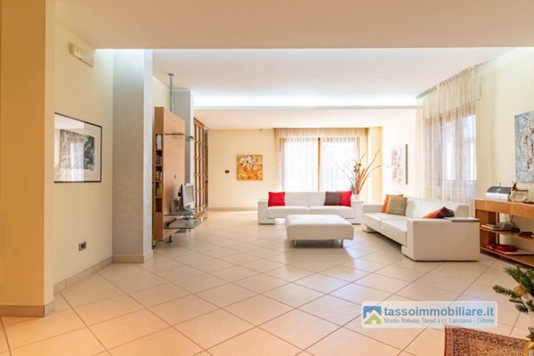 casa indipendente in vendita ad Ortona in zona Caldari