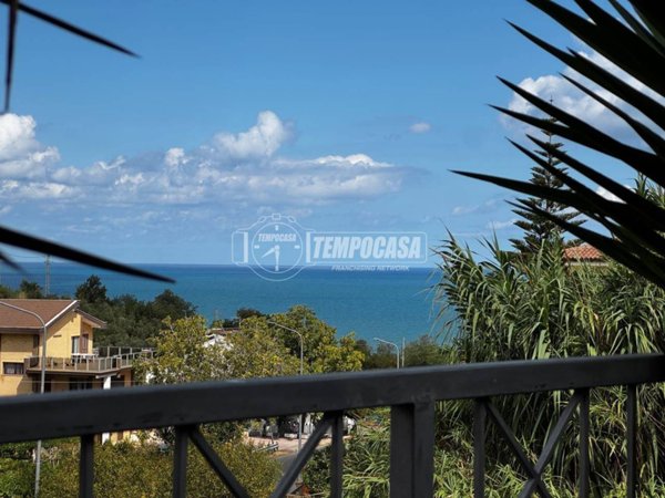 appartamento in vendita ad Ortona in zona Lazzaretto