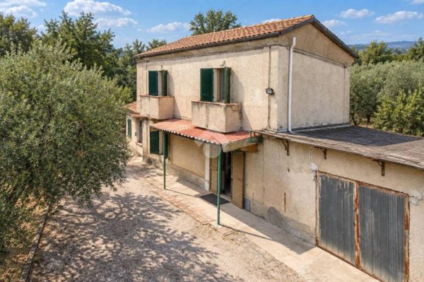 casa indipendente in vendita ad Ortona in zona San Donato