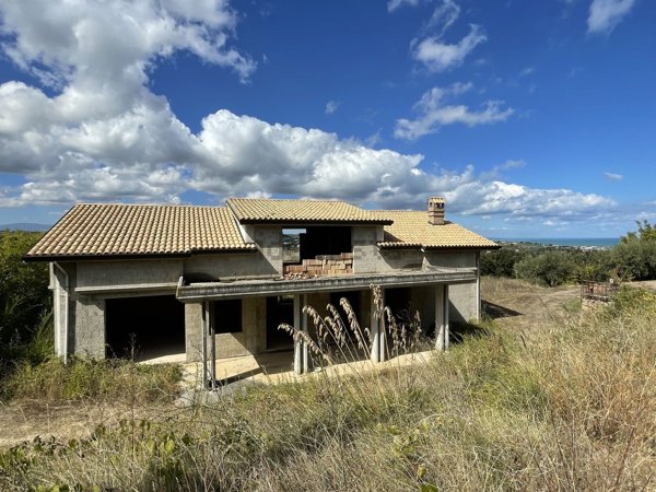 casa indipendente in vendita ad Ortona in zona Savini
