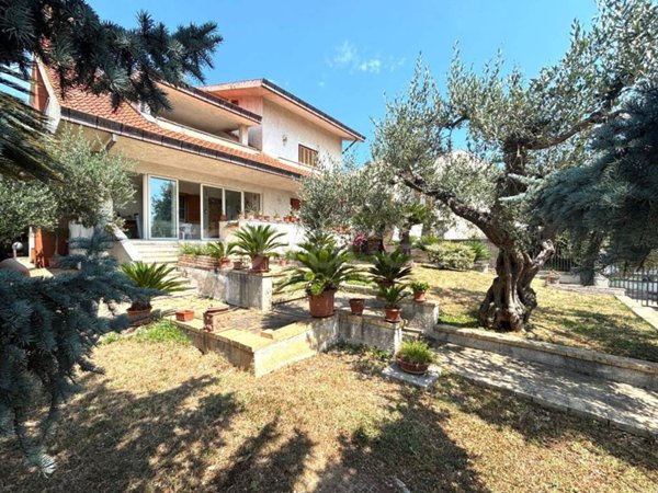 casa indipendente in vendita ad Ortona