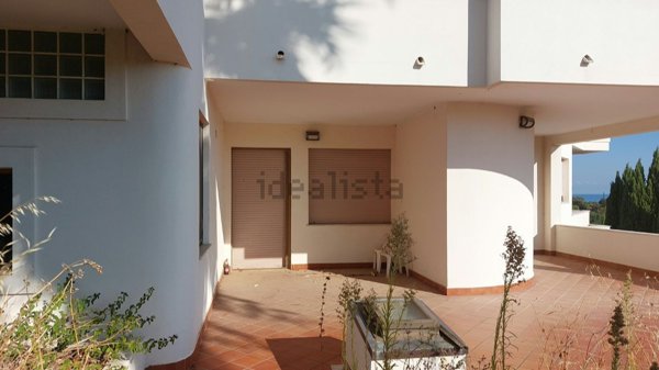 casa indipendente in vendita ad Ortona in zona Santa Lucia