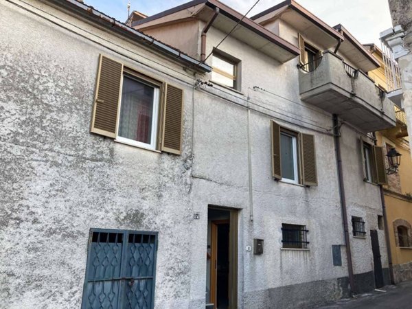 casa indipendente in vendita ad Ortona in zona Caldari