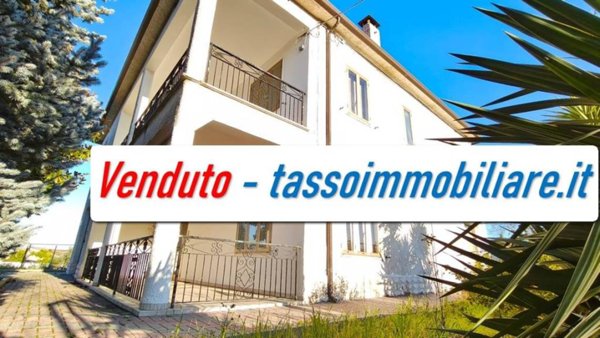 casa indipendente in vendita ad Ortona in zona Alboreto
