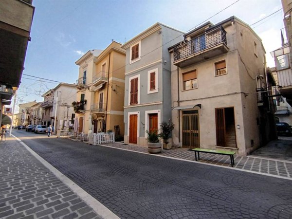 casa indipendente in vendita a Paglieta in zona Torre.