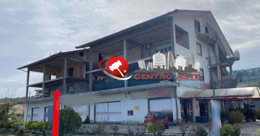 locale commerciale in vendita a Paglieta