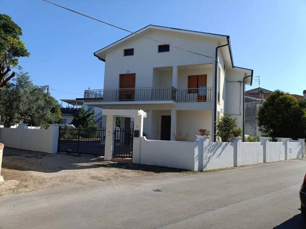 casa indipendente in vendita a Paglieta