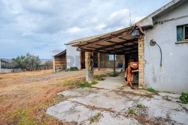 casa indipendente in vendita a Paglieta in zona Sant'Egidio