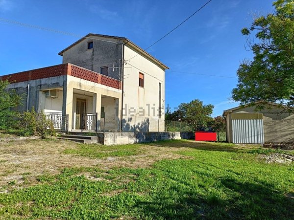 casa indipendente in vendita a Paglieta in zona Piano la Barca