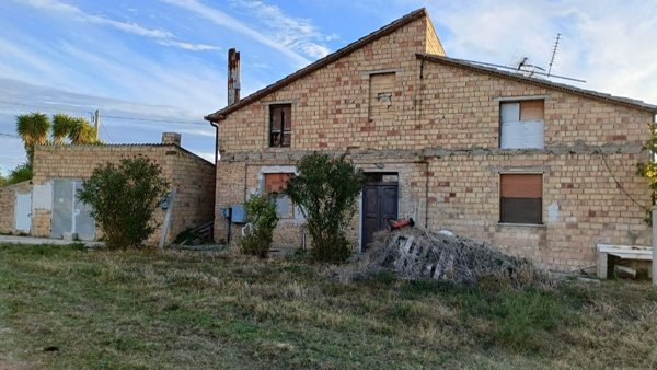casa indipendente in vendita a Paglieta in zona Torre.