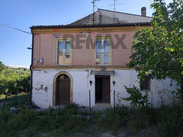 casa indipendente in vendita a Paglieta in zona Torre.