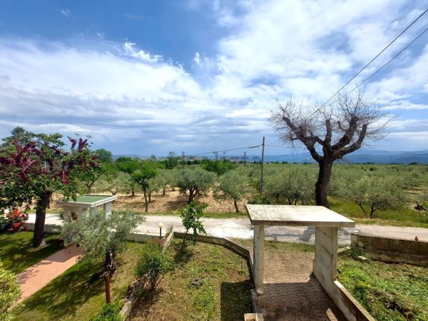 casa indipendente in vendita a Palombaro