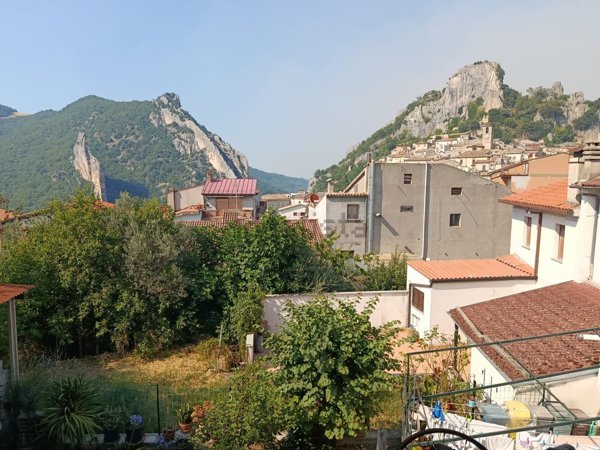 quadrivano in vendita a Pennadomo