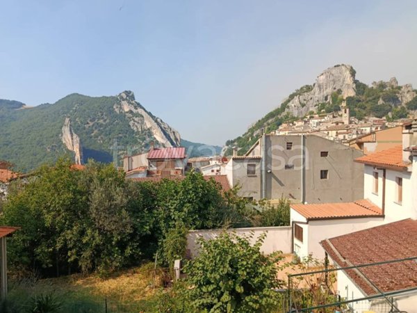 casa indipendente in vendita a Pennadomo