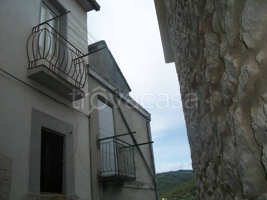 casa indipendente in vendita a Pennadomo
