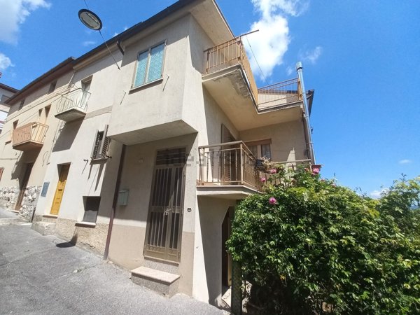 casa indipendente in vendita a Pennadomo