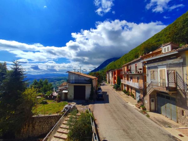 casa indipendente in vendita a Pennapiedimonte