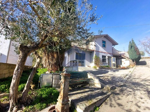 casa indipendente in vendita a Pennapiedimonte