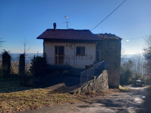 casa indipendente in vendita a Pennapiedimonte in zona Fontana