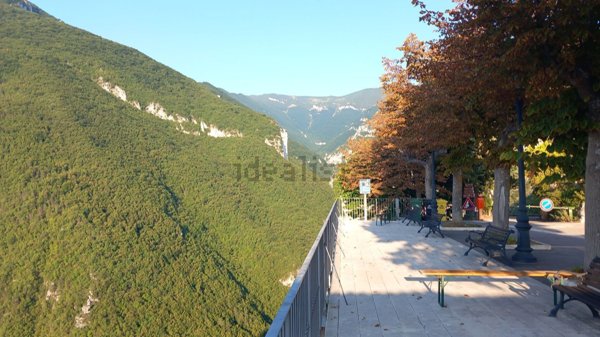 casa indipendente in vendita a Pennapiedimonte in zona Fontana
