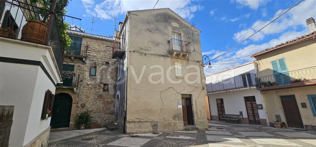 casa indipendente in vendita a Perano