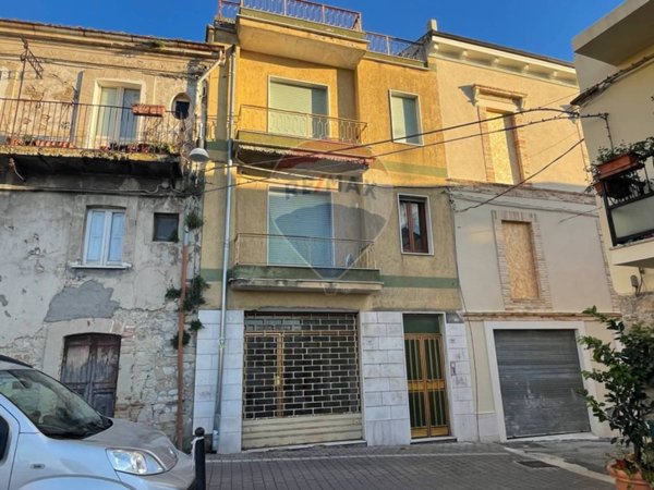 casa indipendente in vendita a Perano