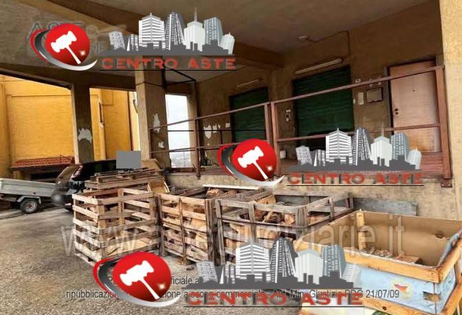 locale commerciale in vendita a Perano in zona Impicciaturo