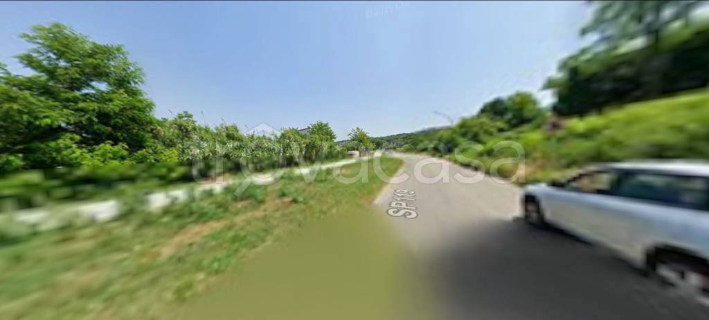 locale commerciale in vendita a Perano in zona Impicciaturo