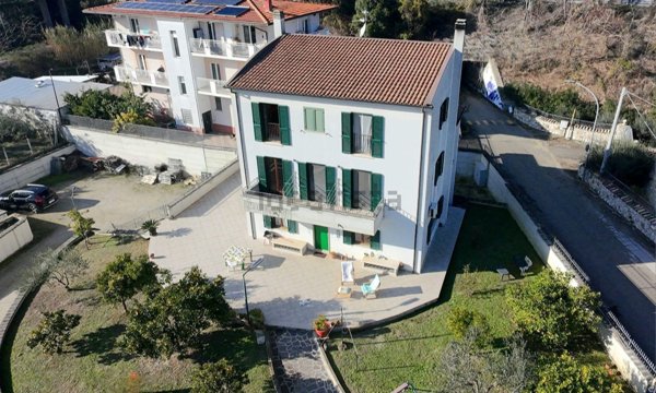 casa indipendente in vendita a Perano in zona Cerraiolo