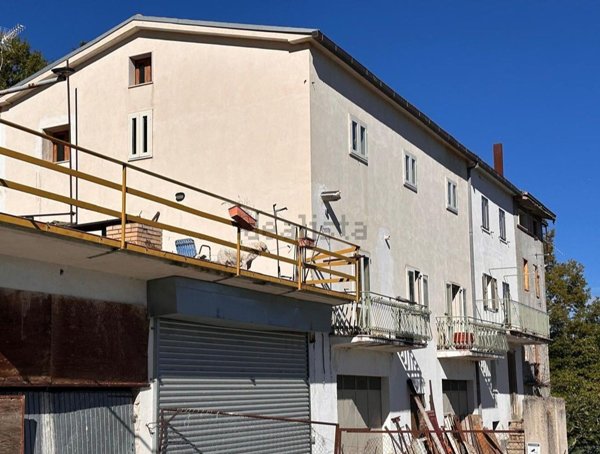 casa indipendente in vendita a Pizzoferrato in zona Greci