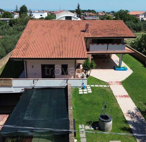 casa indipendente in vendita a Poggiofiorito