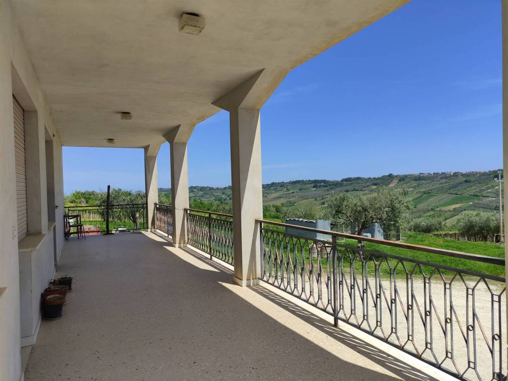 casa indipendente in vendita a Poggiofiorito in zona Martorella