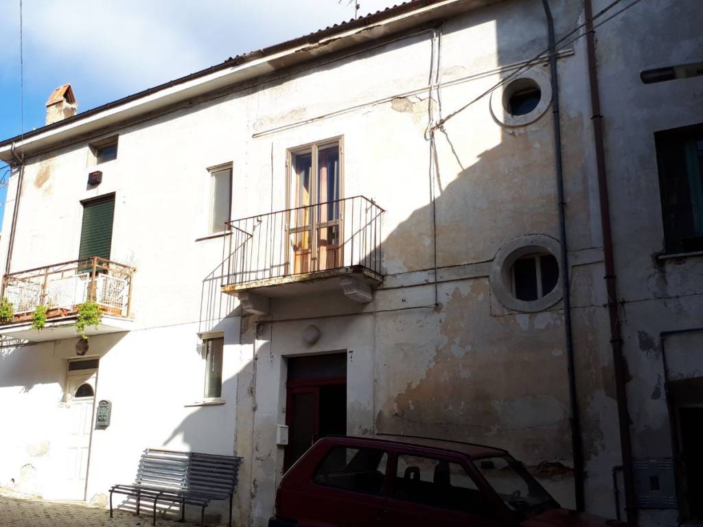 casa indipendente in vendita a Poggiofiorito