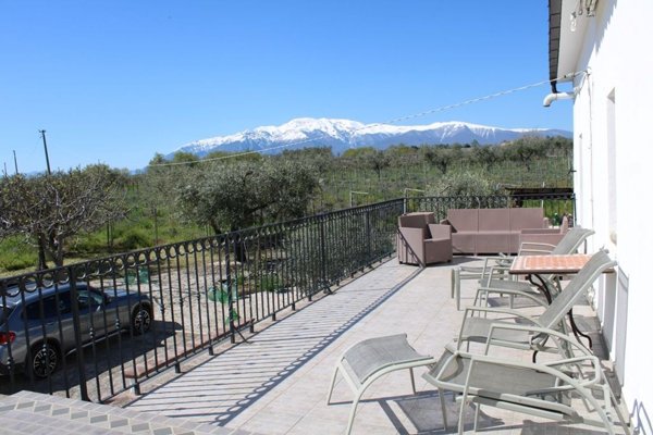 casa indipendente in vendita a Poggiofiorito