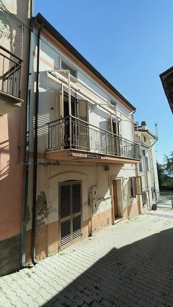 casa indipendente in vendita a Poggiofiorito