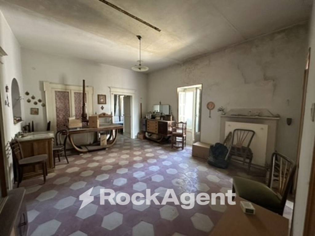 appartamento in vendita a Poggiofiorito