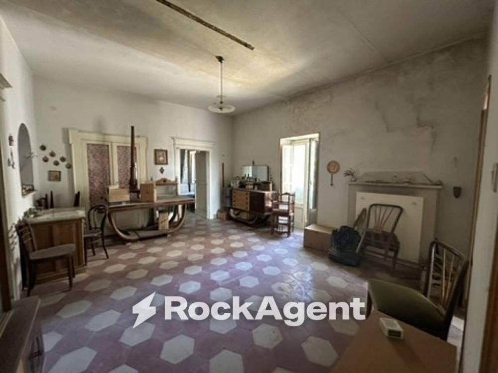 appartamento in vendita a Poggiofiorito in zona Chiusa