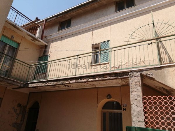 casa indipendente in vendita a Poggiofiorito in zona Chiusa