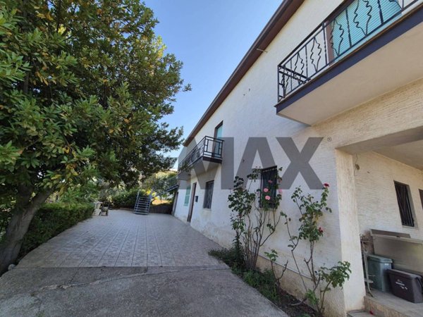 casa indipendente in vendita a Poggiofiorito in zona Chiusa